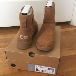 New Uggs Tan Kristins Size 8 - original box